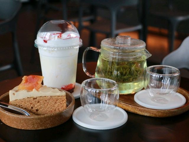 Holm Gathering Cafe 