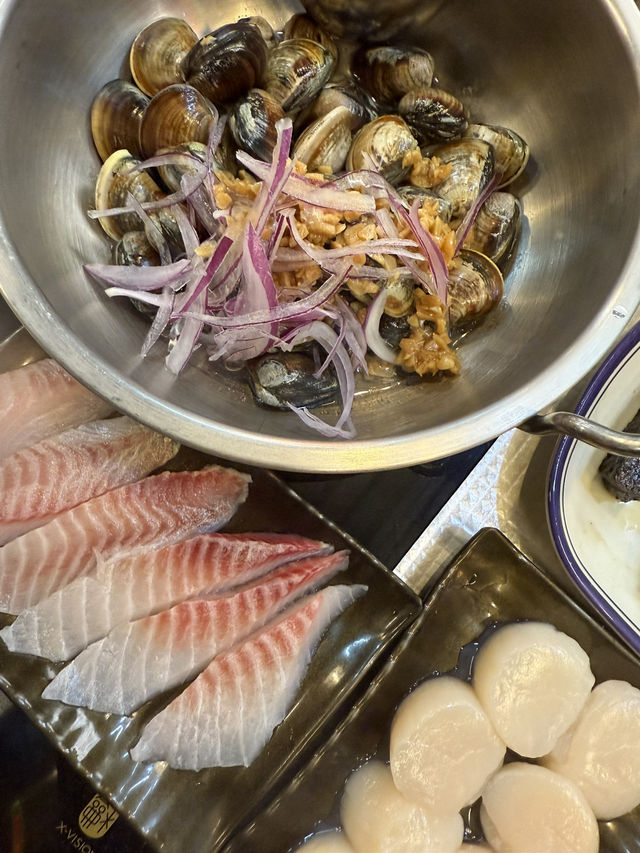 桃園｜一雞鍋｜港式雞煲火鍋 。桃園藝文店
