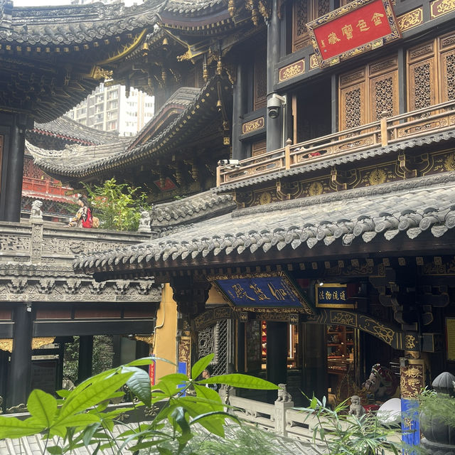 Luohan Temple ไหว้พระกันที่ฉงชิ่ง