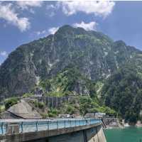 黒部ダム (Kurobe Dam, Toyama) – 日本最大級のダムと絶景