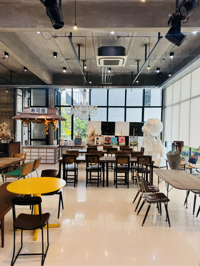 Friend Cafe ทาวน์อินทาว์น – คาเฟ่+Co-Working Space
