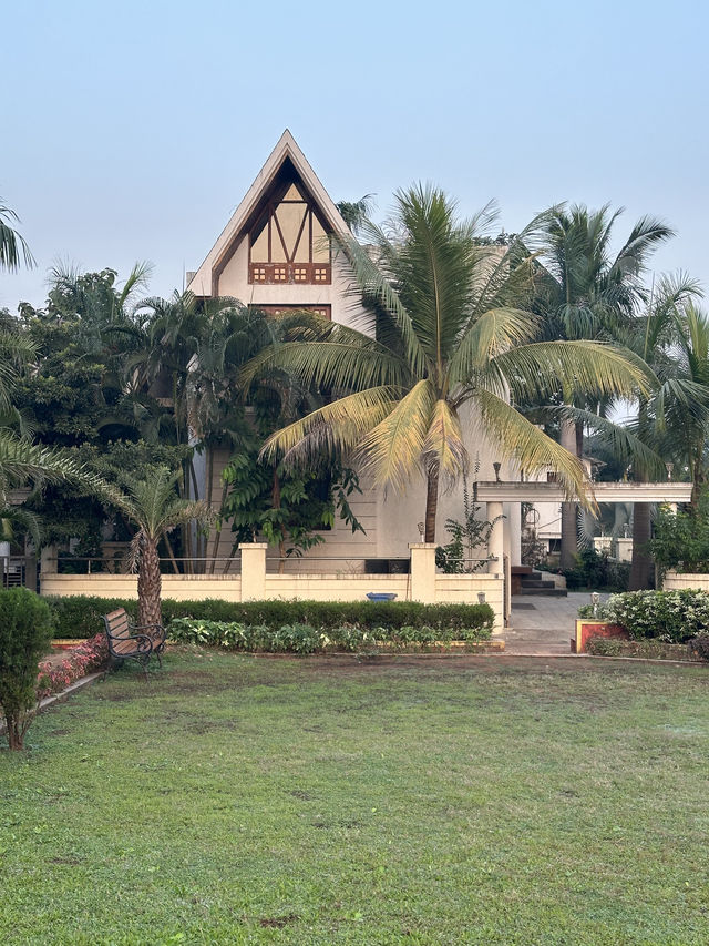 Bungalow 2 BHK, 3 BHK