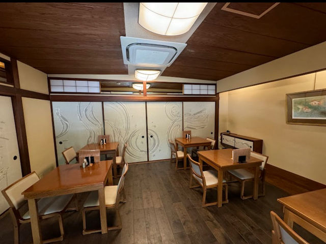 나고야의 전통을 맛보다: 아츠타 호라이켄 본점