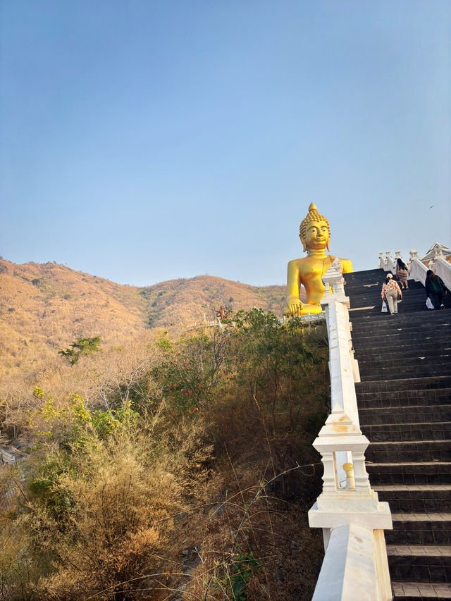 วัดเขาวงพระจันทร์ ชมพระอาทิตย์ตกดิน🌞🌙