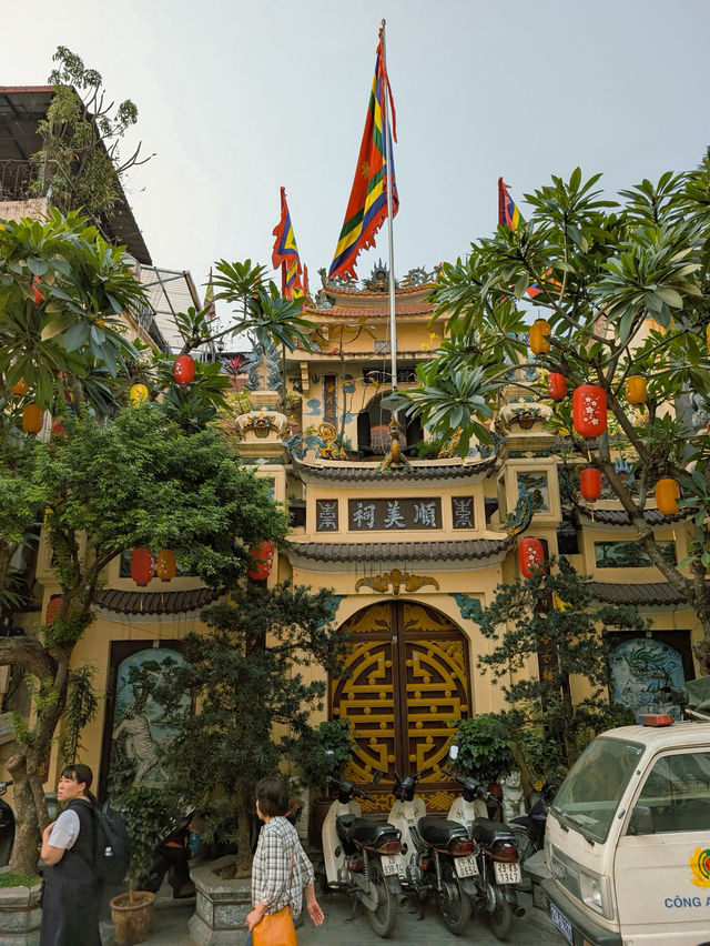 🇻🇳 Hanoi: A City Where Chaos Is an Art Form 🌆🏍  