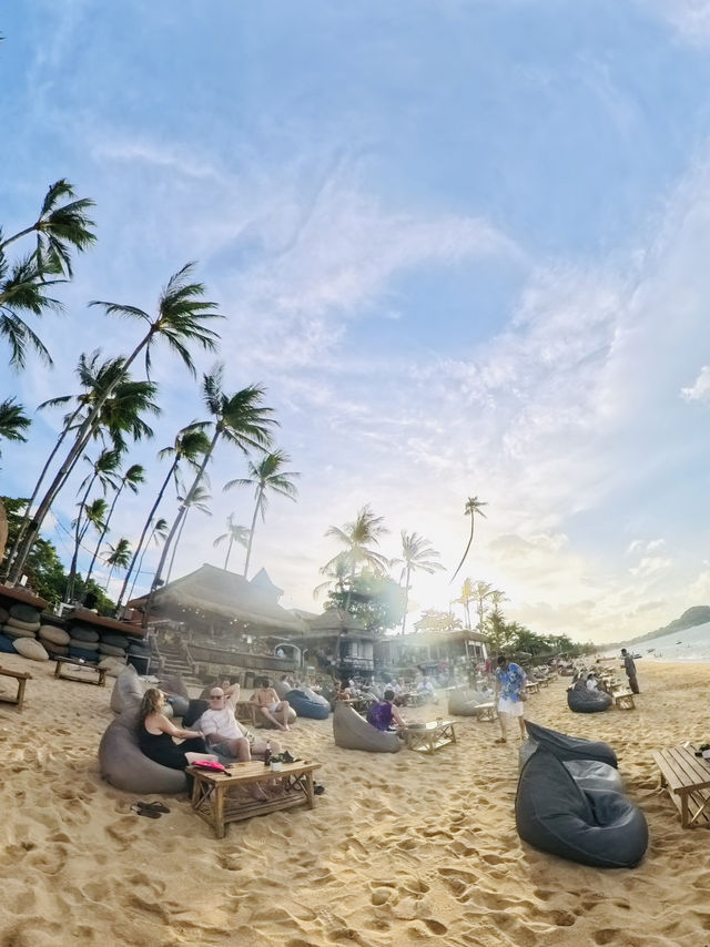 Beachside Dining Bliss: Coco Tams provides 