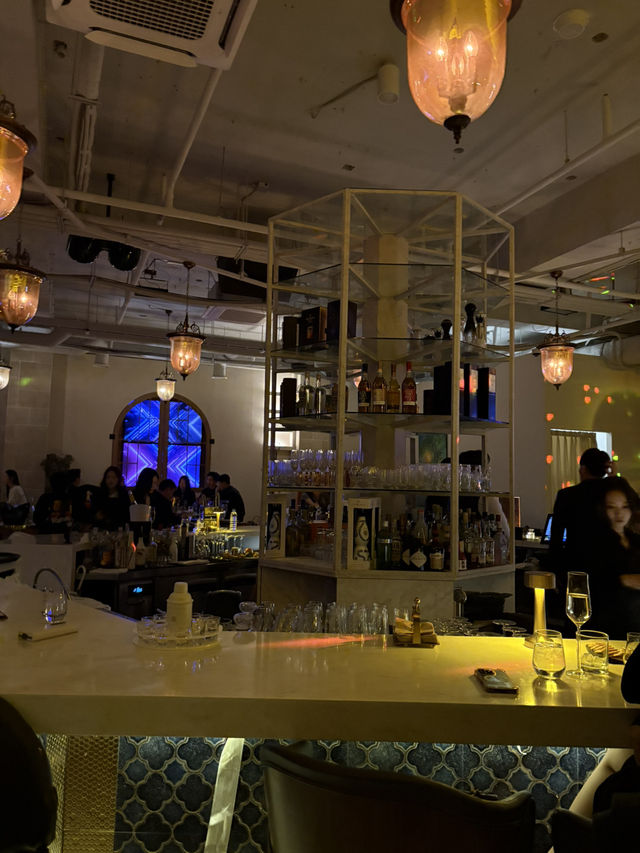 【韓国・ソウル🇰🇷】チョンダムの美男美女大集合なラウンジバー🍾
