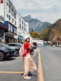 Beautiful place to visit in Spring Huangshan mountain & Ancient Village 