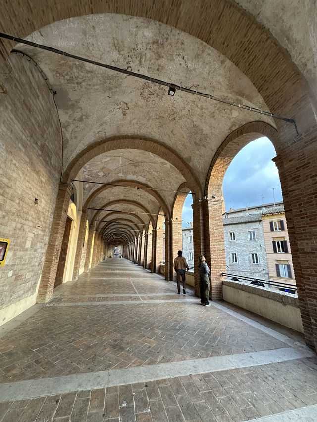 意大利中世紀名城🇮🇹法布里亞諾小鎮遊