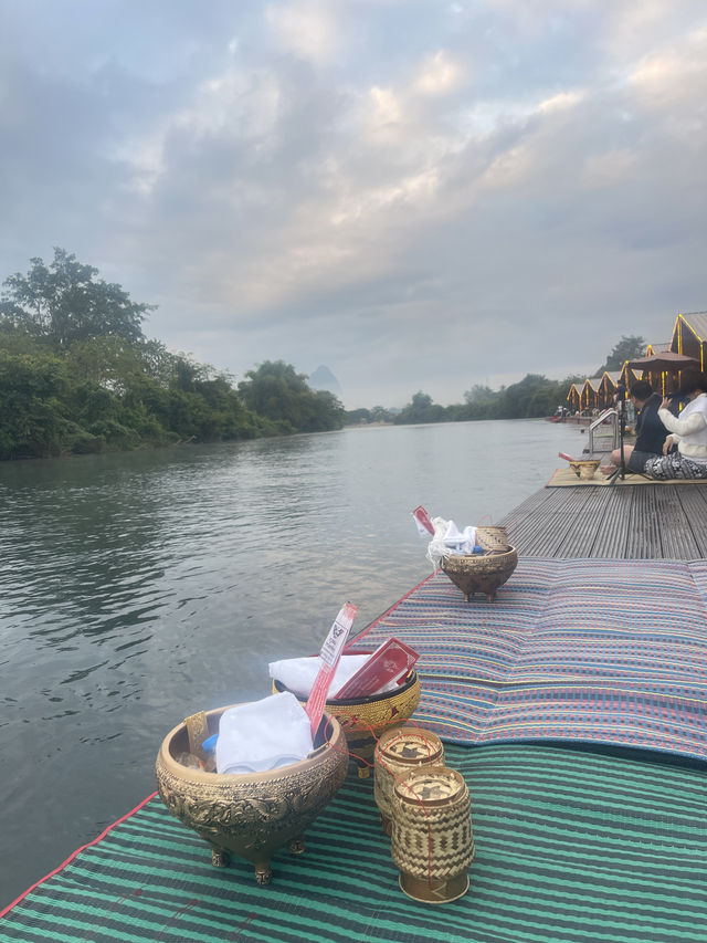 ลาว งบไม่เกิน 10,000 บาท!!