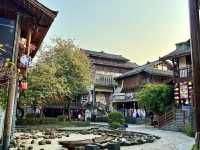  **🌿【南寧「相思小鎮」｜一秒穿越侗寨！民族風大片+非遺體驗，免費打卡攻略】🏮**  