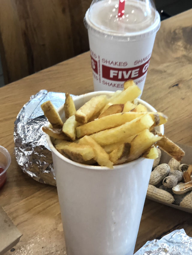 두바이몰에서 하루 완벽하게 즐기기 🍔🛍️🦈