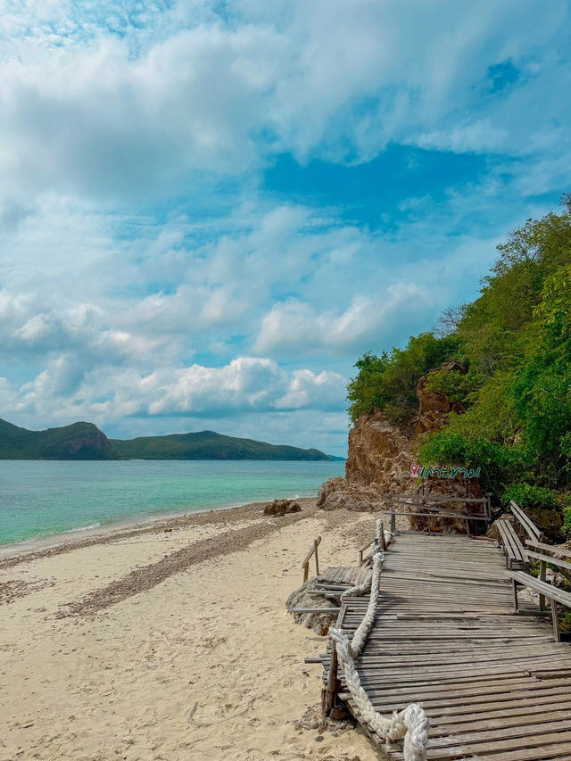 เกาะขาม ชลบุรี ทะเลสวยใกล้กรุงเทพ น้ำใสแบบอันดามัน