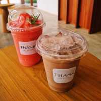 THANK cafe & bistro : คาเฟ่สไตล์มินิมอล