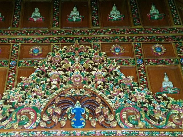 ชม..หอพระบรมฉายามหาราชพุทธิรังสรรค์