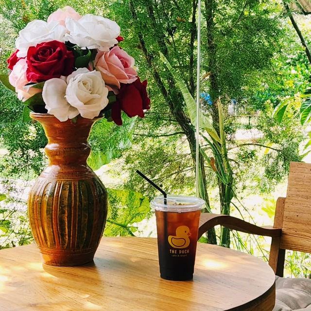 The Duck Cafe & Resort : คาเฟ่และรีสอร์ท