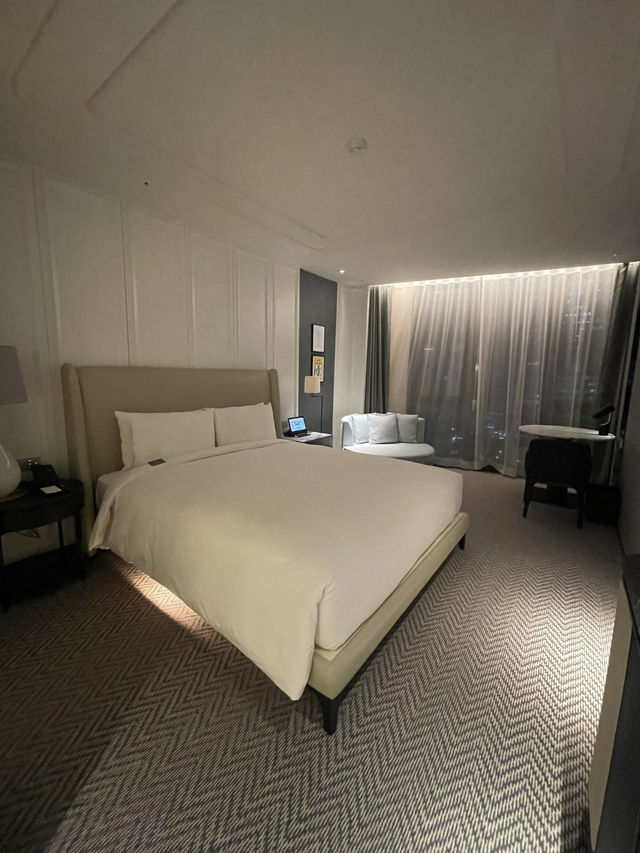 セレブ気分を味わえる5つ星Sofitel ambassador hotel