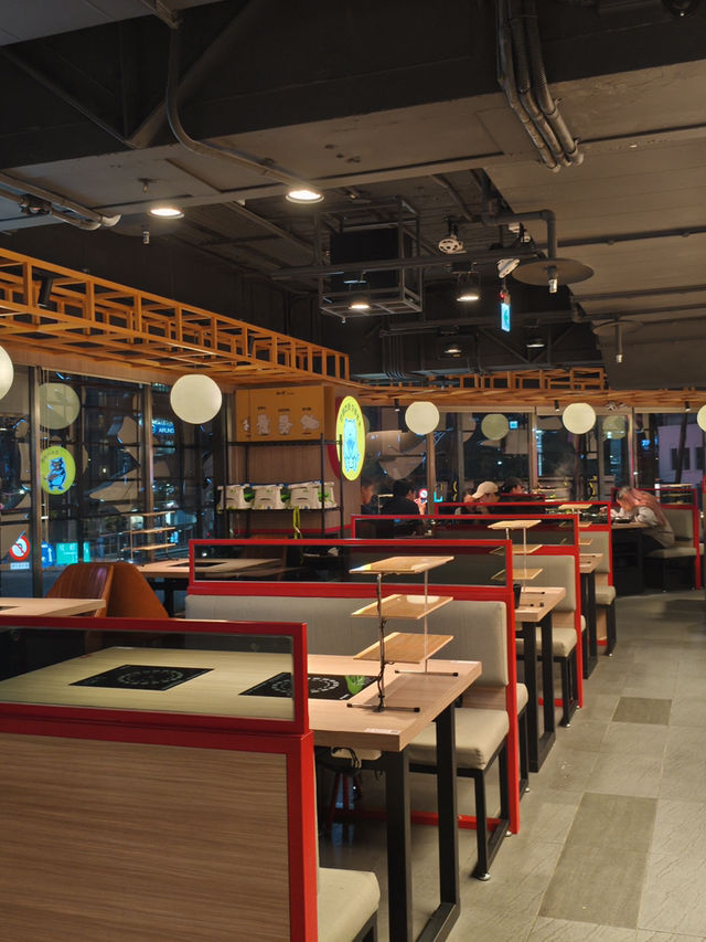  台北｜西門町420元火鍋套餐吃到爽 蔬菜自助滷肉飯雞蛋無限供應連假人潮也要排爆