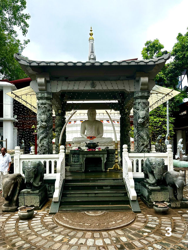 🇱🇰ガンガラーマ寺院