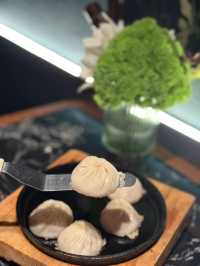 呢間餐廳環境舒適，食物質素好。