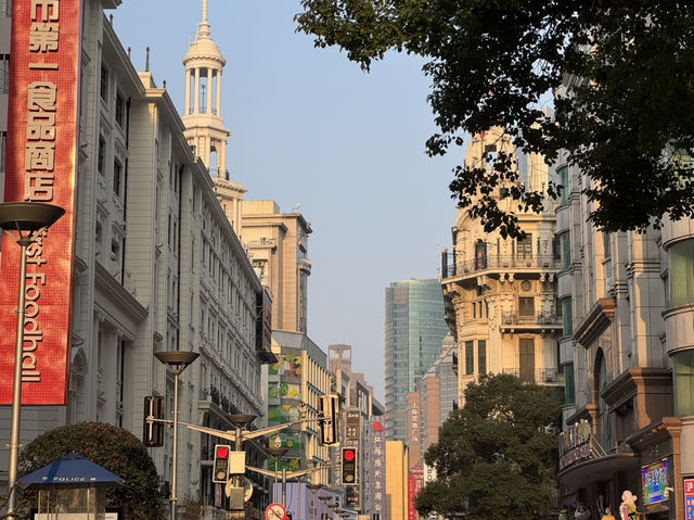 🌆 상하이의 심장을 걷다, 난징동루 보행가 🚶‍♀️