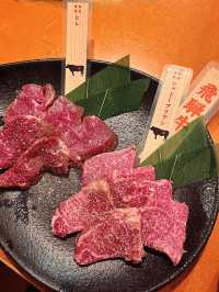 高山🇯🇵 有個套餐是 飛驒牛33種部位 一次上桌！