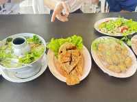 นั่ง Royal blossom ไปหาความสุขกัน