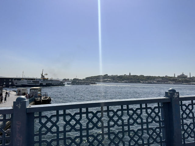【ガラタ橋（Galata Bridge）｜イスタンブールの“海と街”をつなぐ、絶景と屋台の名所】