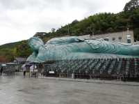 🌄 Nanzoin Temple – Tranquility Beneath the Giant Buddha