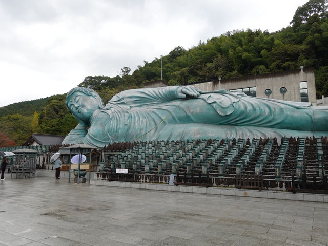 🌄 Nanzoin Temple – Tranquility Beneath the Giant Buddha