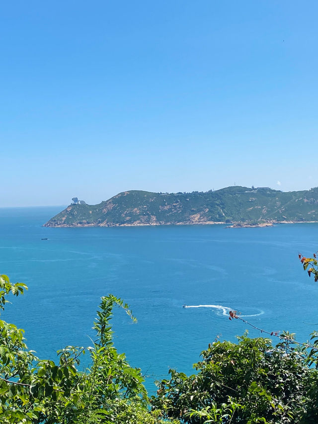 香港｜鶴咀道上一路的藍天白雲與大海🌊🩵