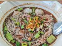 ชามสุข - Boat Noodles ก๋วยเตี๋ยวเรือเนื้อวากิว
