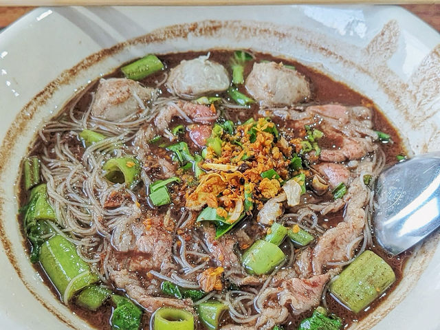 ชามสุข - Boat Noodles ก๋วยเตี๋ยวเรือเนื้อวากิว
