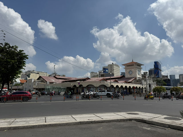 ตลาด Ben Thanh Market 🛍️