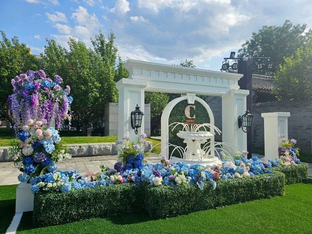 Dine and admire the blooms at WF Central Gardens Cafe