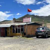 🐟 Litang Highland Fish Restaurant – A Cozy Pit Stop in the Sky