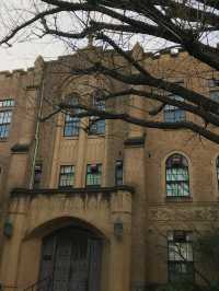 【東京田町 慶應大学三田キャンパスと慶應仲通り商店街】