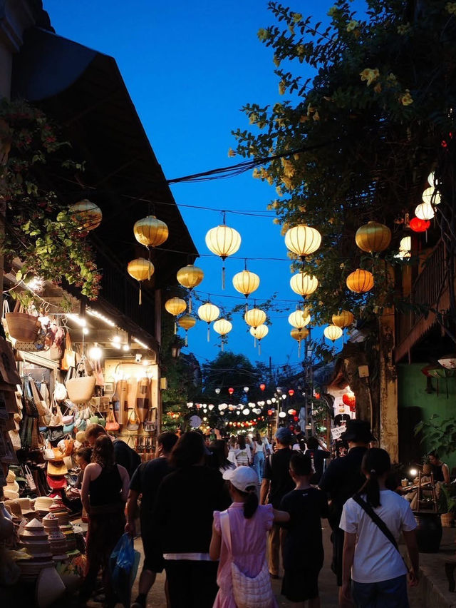 ชมโคมสวยๆที่เมืองเก่าฮานอย