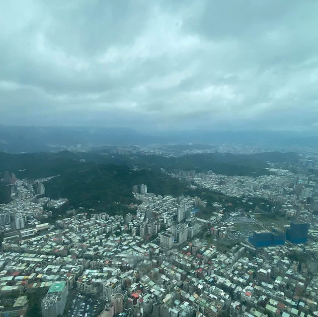 台北101觀景台 會有不定期展覽活動唷