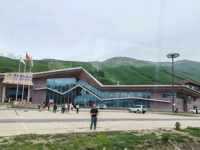 Above the Clouds: Breathing the Summit of Yunxiao Peak