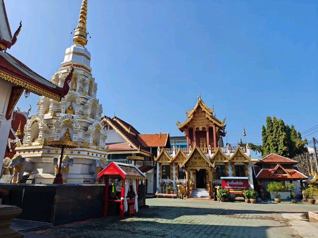 Temple Hopping Like a Pro in Mueang