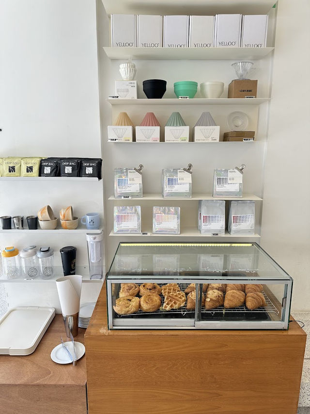 ☁️ Yelloo Café – คาเฟ่เล็ก ๆ ที่เบาเหมือนหายใจลึก
