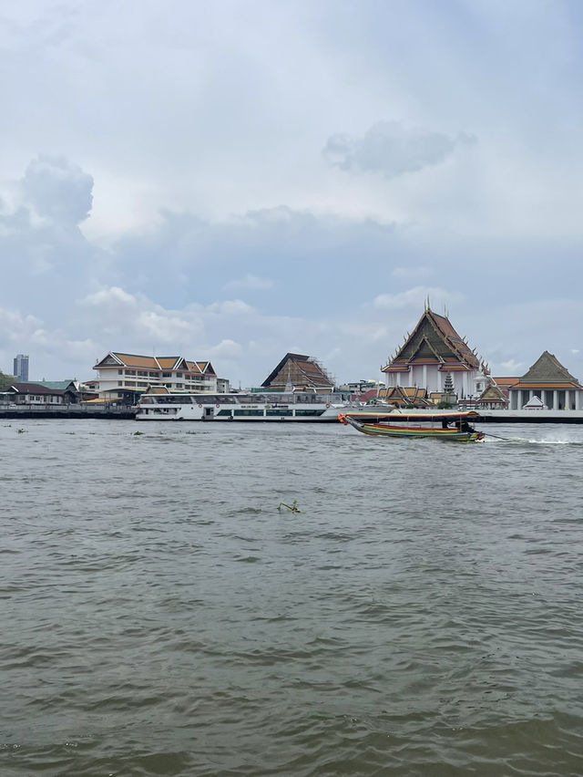 The Radiance of Wat Arun: Bangkok’s Temple of Light