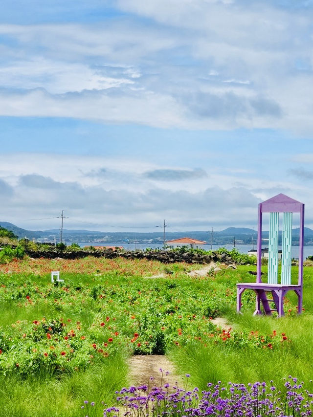 A Tranquil Botanical Oasis with Convenient Access
