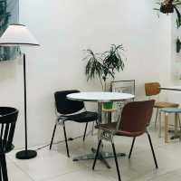 Incurve Café in Seoul 