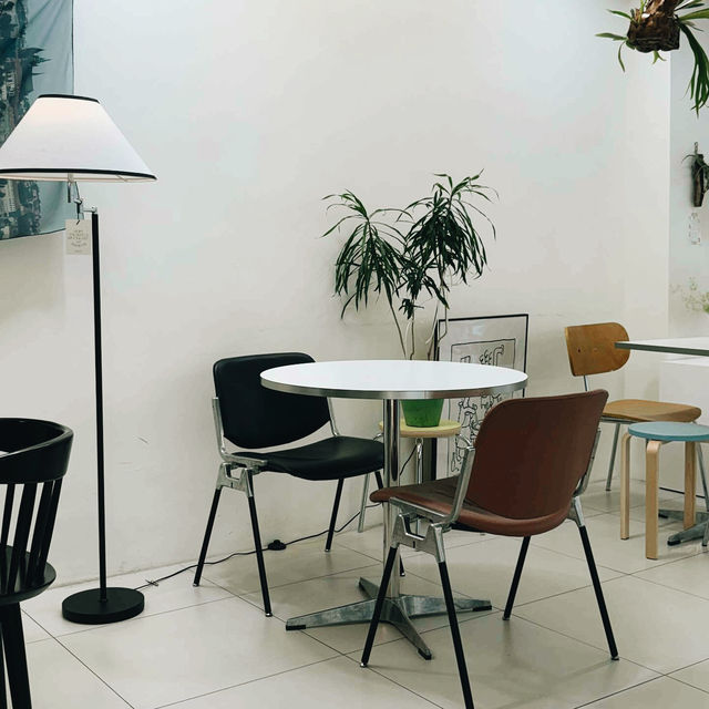 Incurve Café in Seoul 