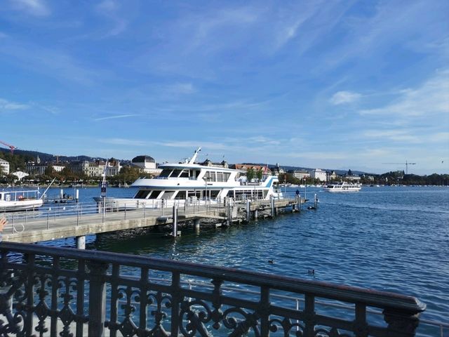 Lake Zurich: A Sparkling Jewel of Urban Serenity