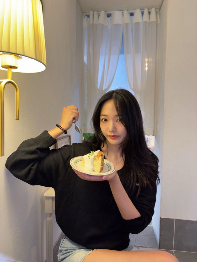 수원화성 산책 후, 감성 카페 한 잔 어때요?🌸☕
