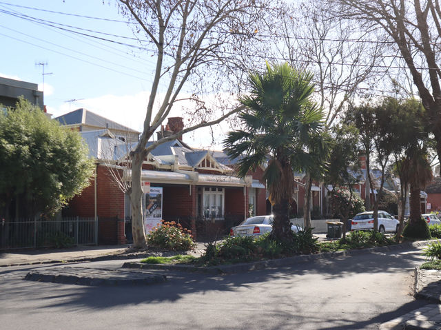 🌿 Wandering Fitzroy: A Solo Stroll Through Melbourne’s Coolest Corner 🎨✨
