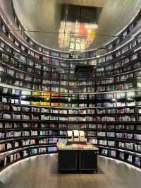 Step into a Story: The Magic of Zhongshuge
